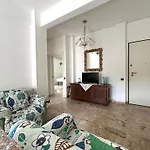 Appartamento Bright For 5 Parking 20 Mins To Station Near Park And Shops Portovenere And Cinque Terre Panoramic Road Way La Spezia