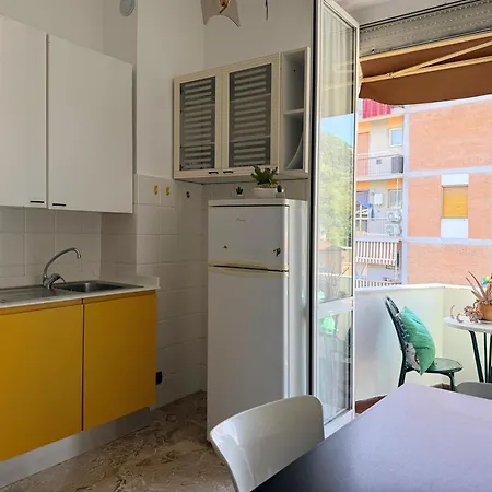 Bright For 5 With Private Parking Cinque Terre And Portovenere Gateway Appartamento La Spezia